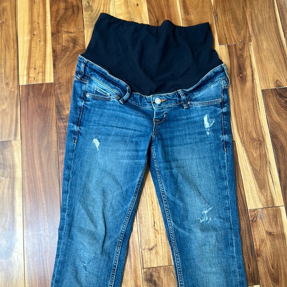 H&M destroyed skinny maternity jeans